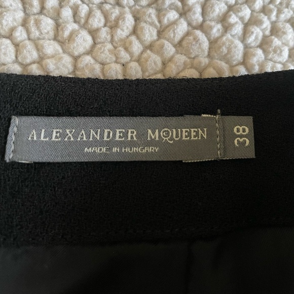 Alexander McQueen Black Virgin Wool Pencil Skirt NWT IT 38 / US 2 MSRP $650 - Picture 3 of 16